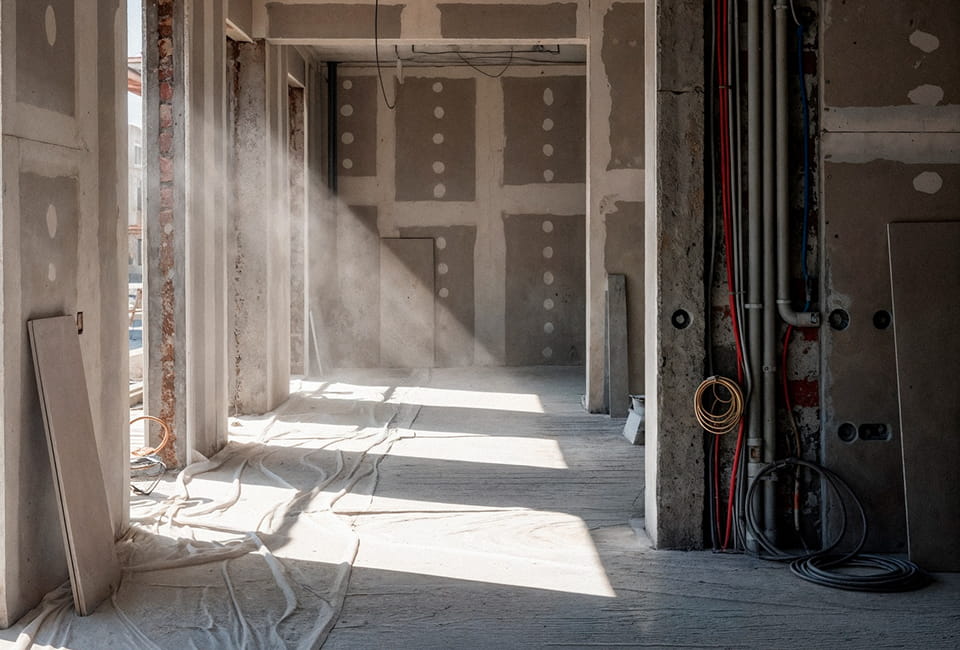 Licencia de obra para reformar una vivienda | enlaZZar